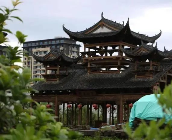 木結(jié)構(gòu)建造_黃山新月徽派古建園林工程